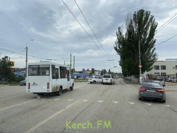 Новости » Криминал и ЧП: В районе автовокзала Керчи произошло очередное ДТП