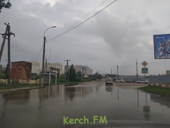 Новости » Общество: Не просохнет никогда: к потопу на ШГС в Керчи добавляется канализация