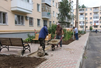 Новости » Общество: Почти закончили: благоустройство во дворах в Аршинцево выходит на новый этап