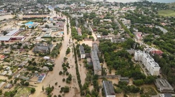 Новости » Общество: Стоимость ремонта пострадавших от наводнения дворов в Керчи увеличилась до 550 млн руб