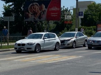 В Керчи на Адмиралтейском проезде  в ДТП столкнулись Mazda и BMW