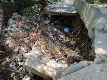 Новости » Общество: Власти пообещали керчанину восстановить лестницу в Аршинцево, но не указав какую