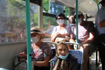 Новости » Общество: Проверки не прекращаются: полиция и администрация ищут керчан без масок в автобусах