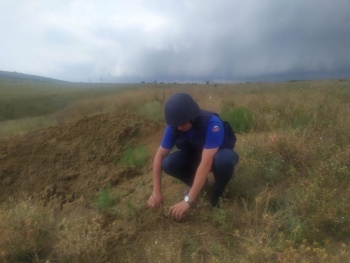 Новости » Общество: Керченские спасатели нашли и обезвредили 11 авиабомб
