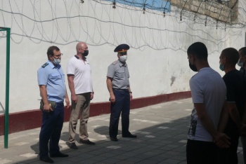 Новости » Общество: Уполномоченные по правам человека посетили исправительные учреждения в Керчи