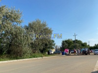 Новости » Общество: Керчане на горпляже продолжают стоять под палящим солнцем в ожидании автобуса