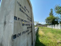 Новости » Общество: На керченском воинском кладбище могилы заросли травой