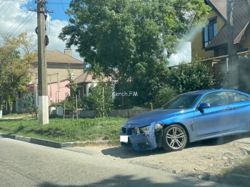 Новости » Криминал и ЧП: На Чкалова в Керчи произошла авария