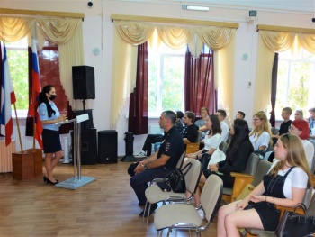 В керченском политехе полицейские провели профориентационные беседы с учащимися