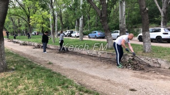 Новости » Общество: Общегородской субботник пройдет в Керчи в пятницу