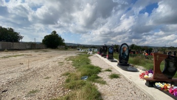 Новости » Общество: На городском кладбище Керчи подготавливают территорию для мемориала
