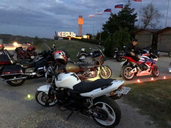 Новости » Общество: Керченские мотоциклисты почтили память погибших товарищей