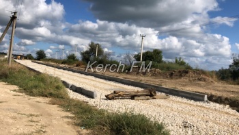 Новости » Общество: Строительство дороги к Крепости Керчь возобновилось
