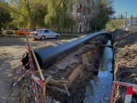 Новости » Общество: На Гудованцева возобновились работы по замене сетей центрального водовода
