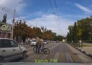 Ты репортер: Эпический осел: видеорегистратор записал "чуть было не было" напротив гостиницы Керчь
