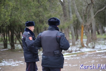 Новости » Криминал и ЧП: В Крыму задержали грабителей, влезших в частный дом через форточку