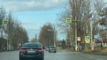 Новости » Общество: Опять двадцать пять: светофор на Генерала Петрова снова не работает