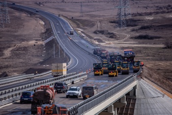 Новости » Общество: Строительство дорог к портам Крыма и Кубани завершат к 2024 году, - Хуснуллин