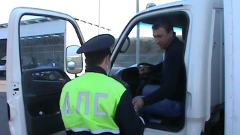 Новости » Общество: ГИБДД Керчи подвела итоги операции «Перевозчик»: штрафы получат 63 водителя