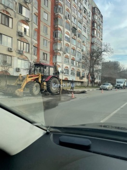 На Кирова водоканал устраняет порыв водовода