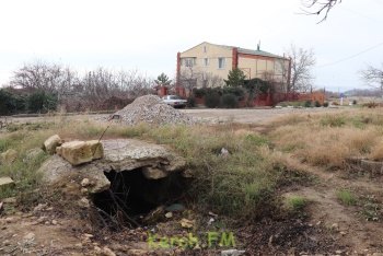 Новости » Общество: В следующем году отремонтируют дорогу в школе № 10 в Керчи