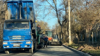 Новости » Общество: На Суворова снова перекрыли дорогу