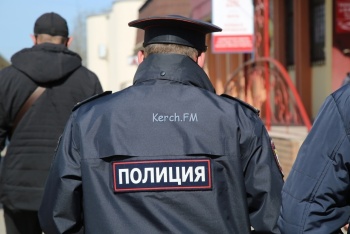 Новости » Общество: Житель Ленинского района пытался спрятать наркотики во рту от полицейских