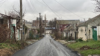Новости » Общество: В Керчи заасфальтировали еще четыре дороги