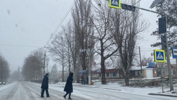 Новости » Общество: В Керчи снова перестал работать светофор на Генерала Петрова