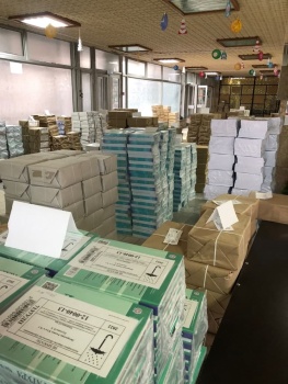 Новости » Общество: В Керчь поступило 53 тысячи экземпляров учебников