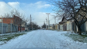 Новости » Общество: Рабочих и техники нет: керчане ждут ремонт улицы Короленко