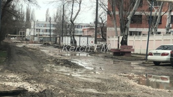 Новости » Общество: Лучше не стало: дорогу на Гудованцева сложно назвать дорогой