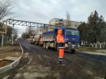 Новости » Общество: Из-за ремонтных работ улица Рыбаков в Керчи перекрыта