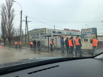 По пути следования: в Керчи активно наводят порядки по дороге, где поедет Аксенов