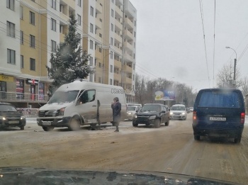 Новости » Криминал и ЧП: На Военкомате столкнулись три автомобиля