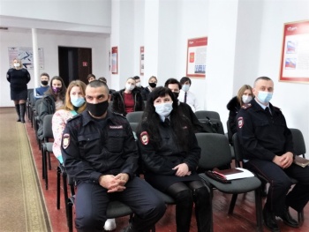 Новости » Общество: В полиции Керчи прошел День открытых дверей для студентов