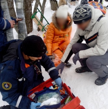 Новости » Криминал и ЧП: Еще двое несовершеннолетних пострадали при зимних катаниях в Крыму