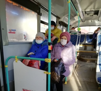 Новости » Общество: Снова проверки: в автобусах Керчи ищут нарушителей масочного режима