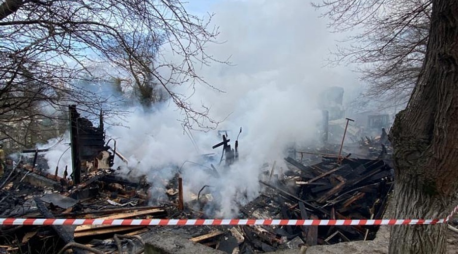 Что горит в крыму сейчас. Пожар в Севастополе. Пожар в Севастополе сейчас. Пожар в Крыму сейчас.