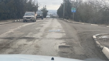 Ямы на въезде в Керчь засыпали на пару дней