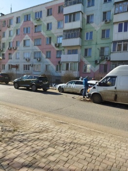 В Керчи столкнулись «Renault» и микроавтобус