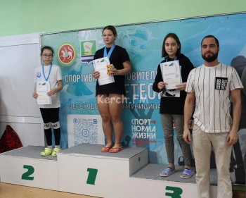 Новости » Спорт: «Золотая рыбка» из Керчи привезла 4 золотые медали с соревнований