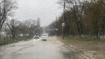 Ехать можно: дороги в Керчи  затопило не сильно