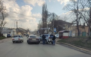 На Чкалова столкнулись «Mitsubishi» и «Ford»