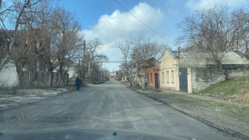 Новости » Общество: В Керчи частично заасфальтировали дорогу на улице Крупской