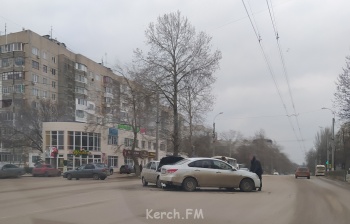 На перекрестке Генерала Петрова-1-Пятилетки в Керчи произошло ДТП