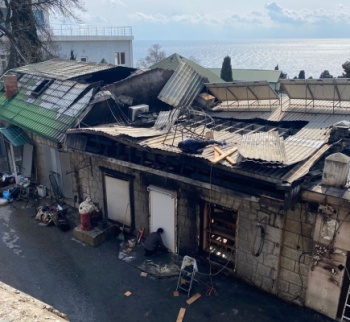 Новости » Общество: Двое рабочих сгорели на пожаре в Крыму