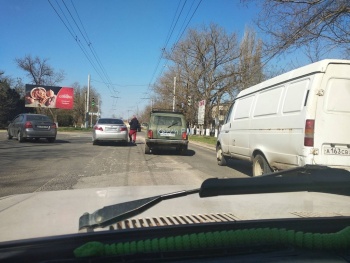 Новости » Криминал и ЧП: Утром в Керчи произошла авария на Вокзальном шоссе
