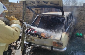 Автомобиль «Москвич» на выходных сгорел в Крыму
