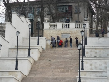 На Константиновской лестнице в Керчи комиссия очередной раз проверяет качество работ